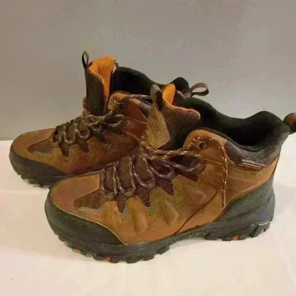 Skechers Outdoor Waterproof,Relaxed Fit Boots. Men's size 9 - Picture 3 of 12